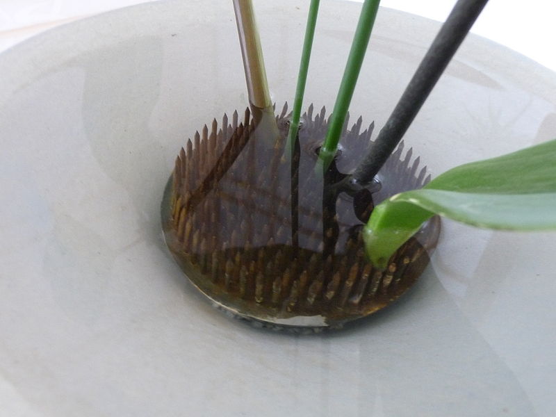 La base del ikebana: el kenzan