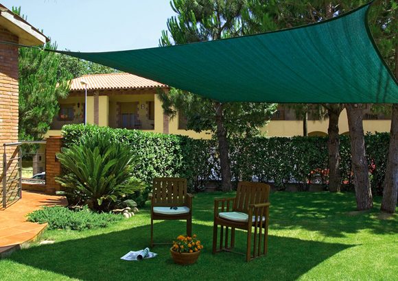 Proteger las plantas del calor asfixiante. Jardines.